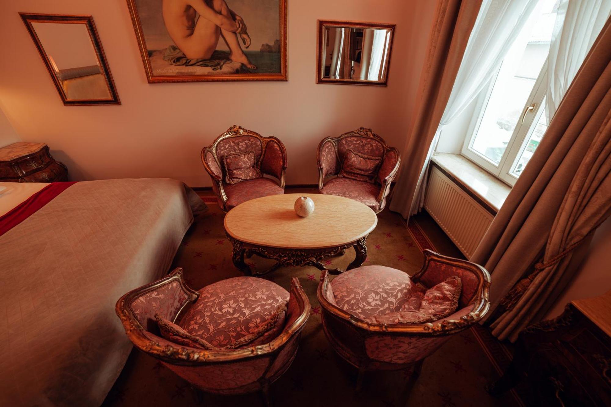 Hotel Ambasada Boleslawiec Boleslawiec  Eksteriør bilde